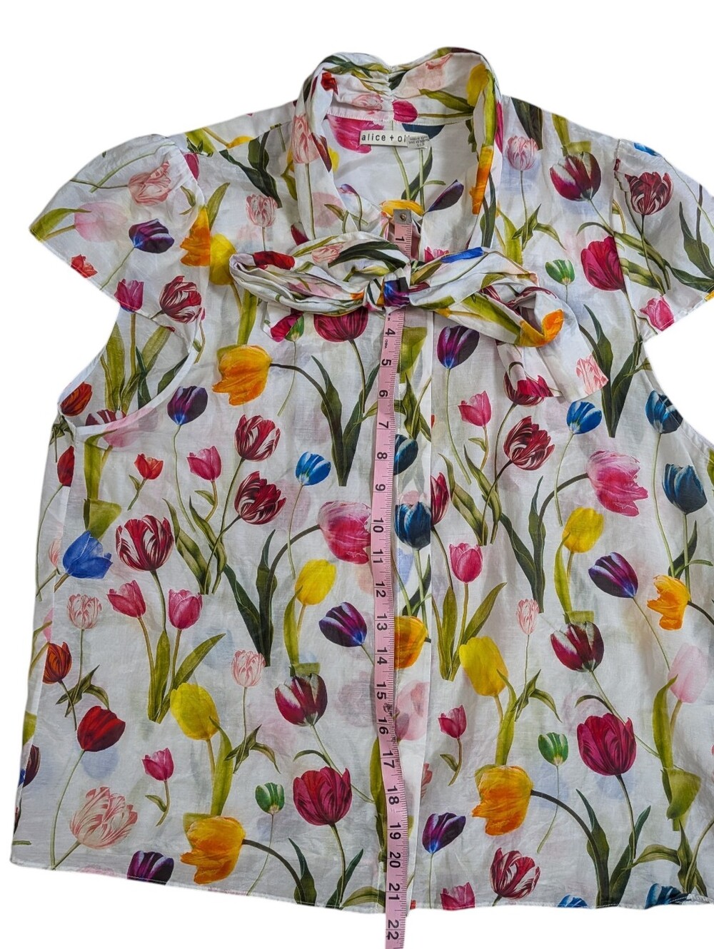 Alice + Olivia Women's Jeannie Floral Kiss My Tulips Tie Neck Blouse size XL - Picture 5 of 8